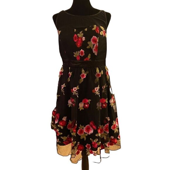 Venus‎ Retro Look Black Floral Embroidered Dress with Tulle Overlay Size 10 NWT - Picture 1 of 13